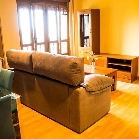 Edificio Cine Mon Apartment