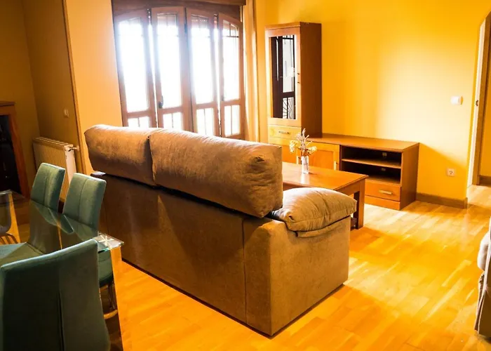 Edificio Cine Mon Apartment